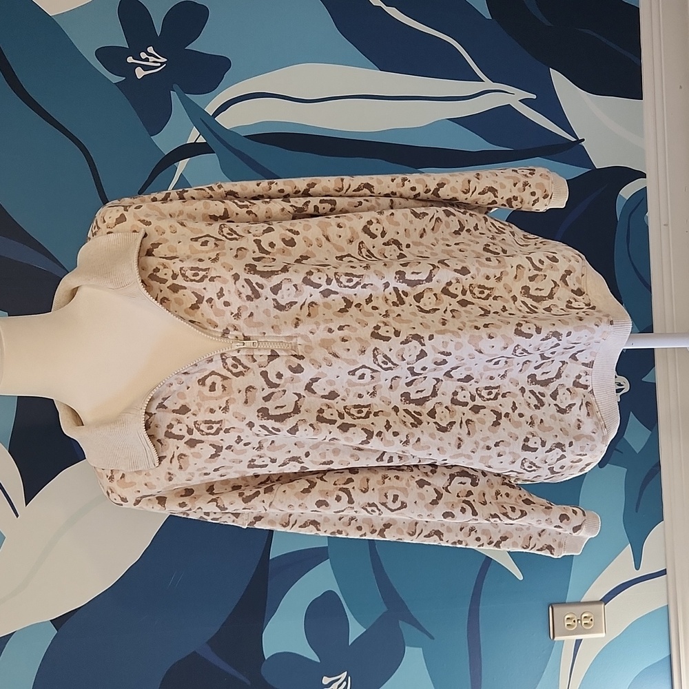 Aerie leopard print oversized sweater Size medium 1/2 zip